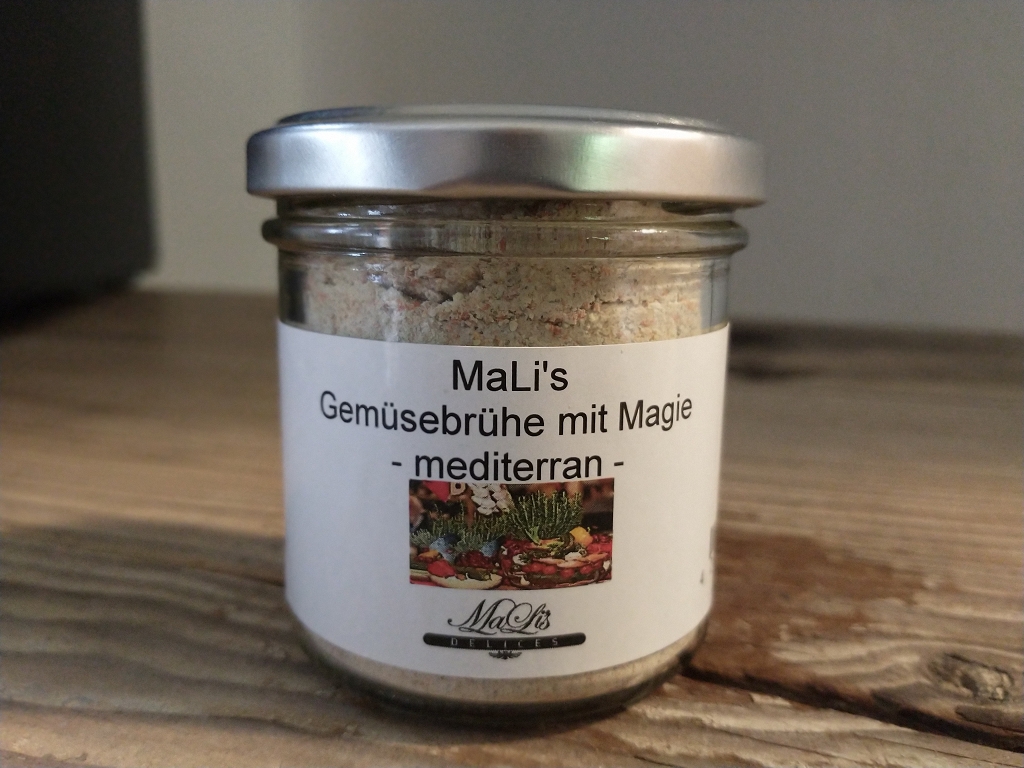 Mediterrane Gemüsebrühe mit Magie